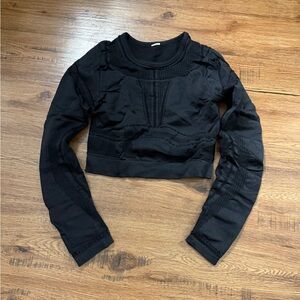 Fabletics Black Long Sleeve Crop Top
